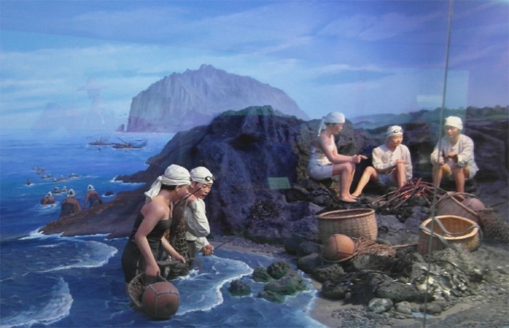 (제주해녀의어제와오늘) 사진으로보는 100년전의 해녀와 오늘날의 해녀